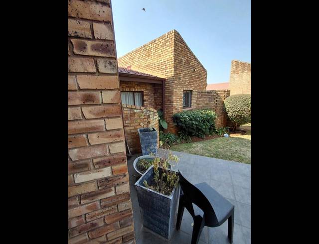 4 BEDROOM HOUSE FOR SALE IN VANDERBIJLPARK SE 4